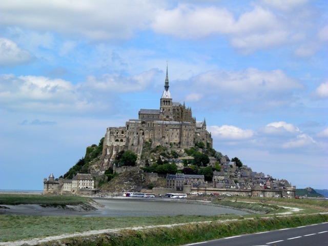 10.06.07-0001  モンサンミッシェル　遠景1.jpg