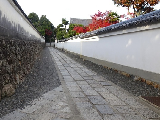 71-191　梅福院へ.JPG